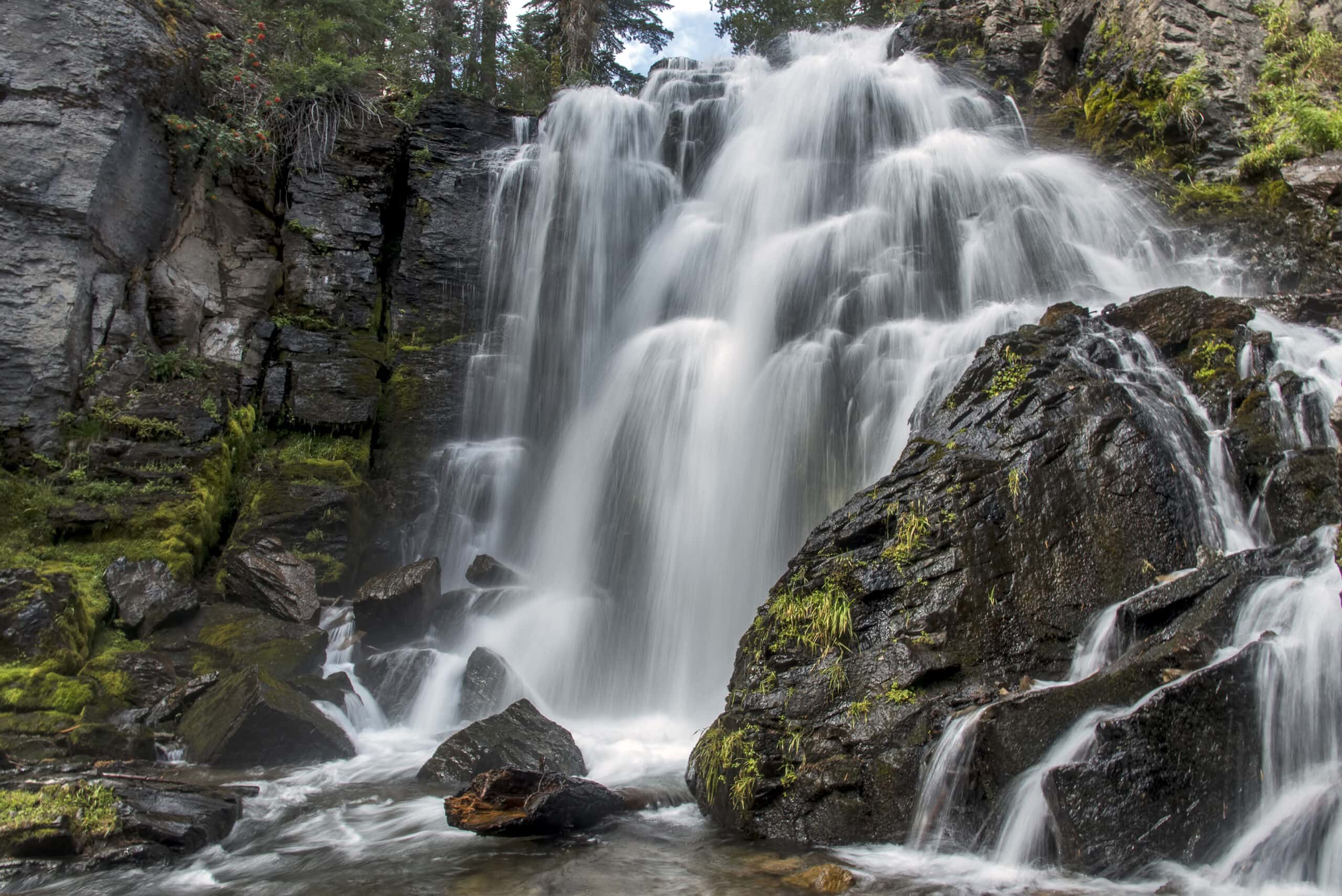 Chase Waterfalls Near Redding - Pekex