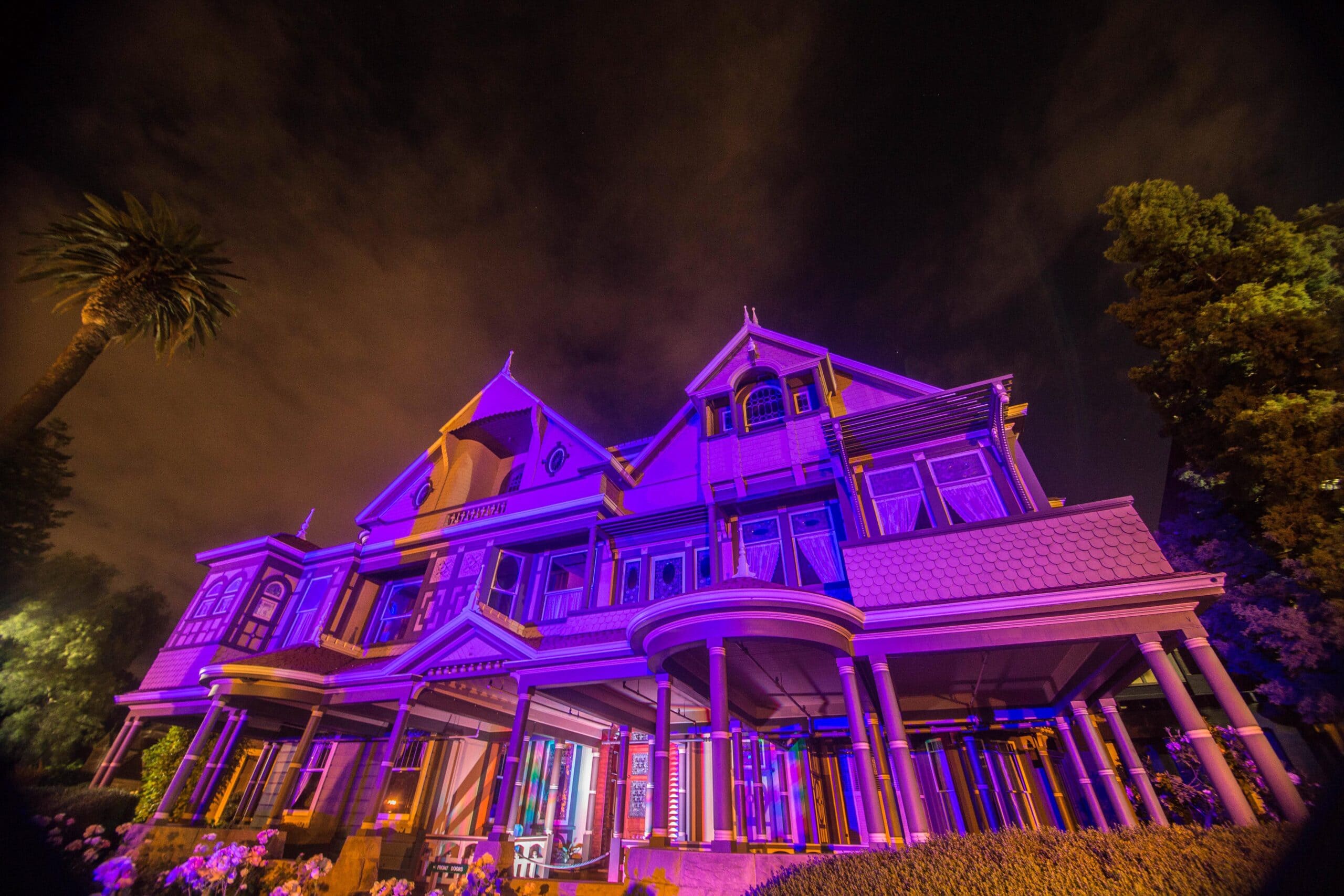 get-spooked-at-the-winchester-mystery-house-pekex